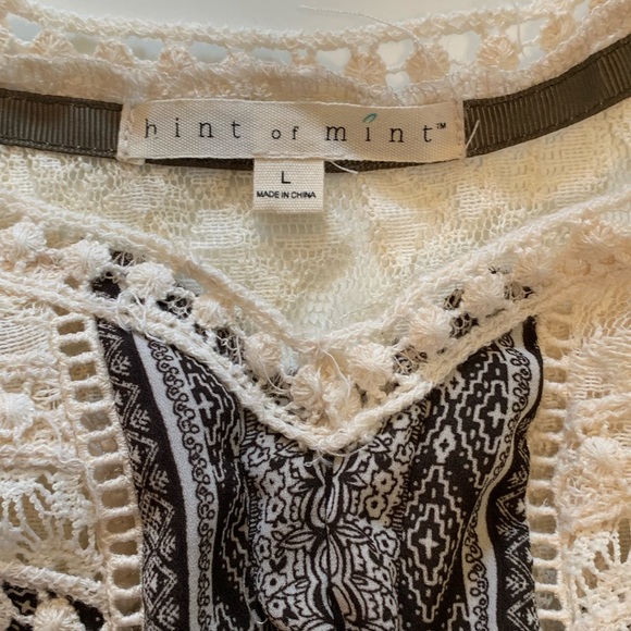 Flowing patterned tank - Picture 3 of 3